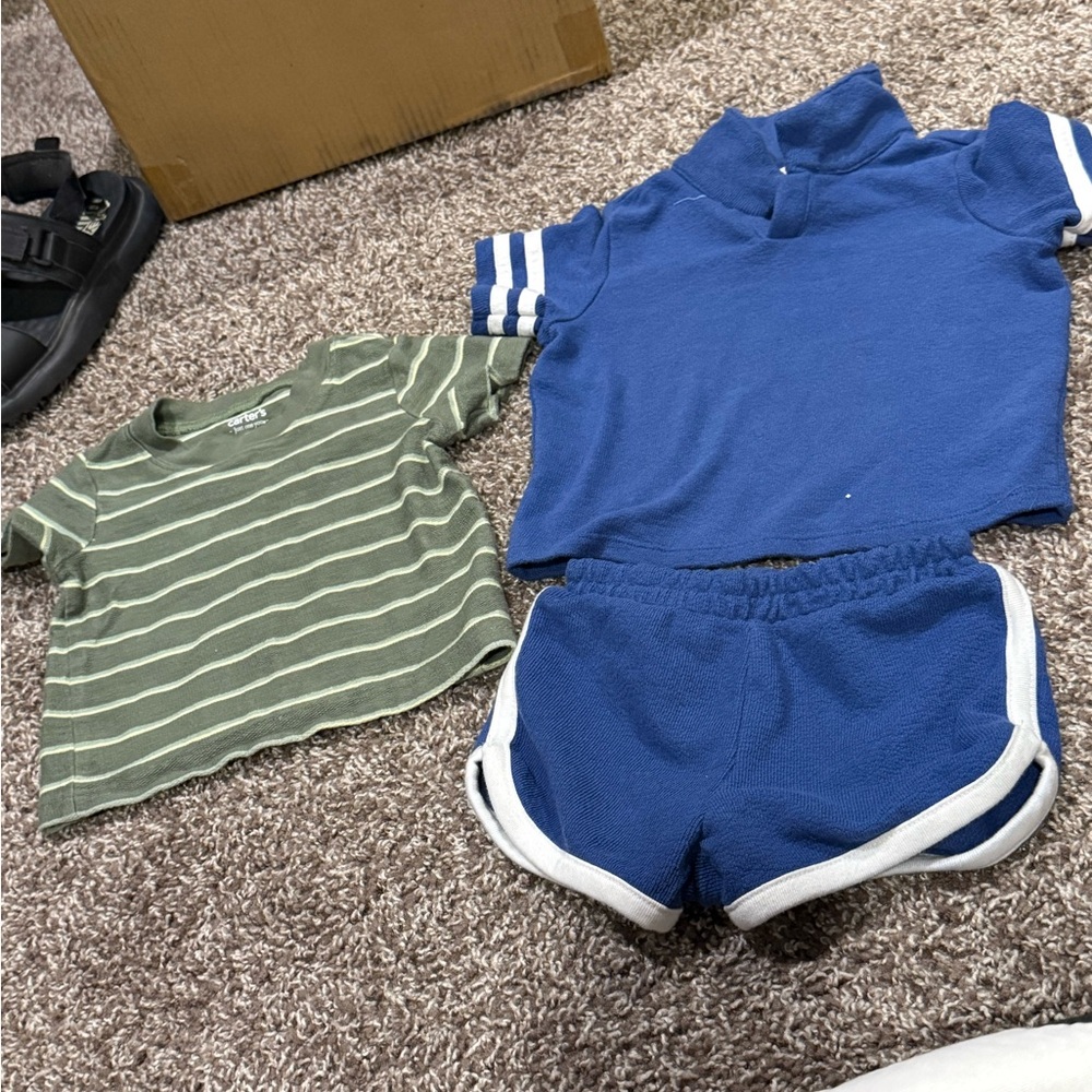 🍕NWOT Blue Toddler Outfit Set with green shirt